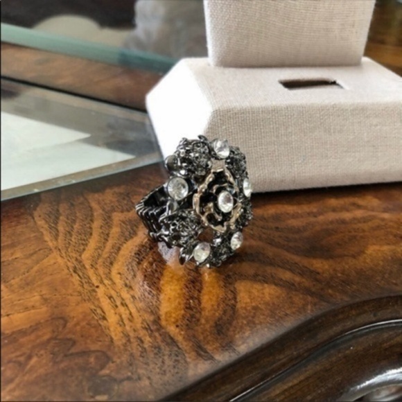 Stretchy Floral Rhinestone Detail Ring -One Size - Picture 5 of 5